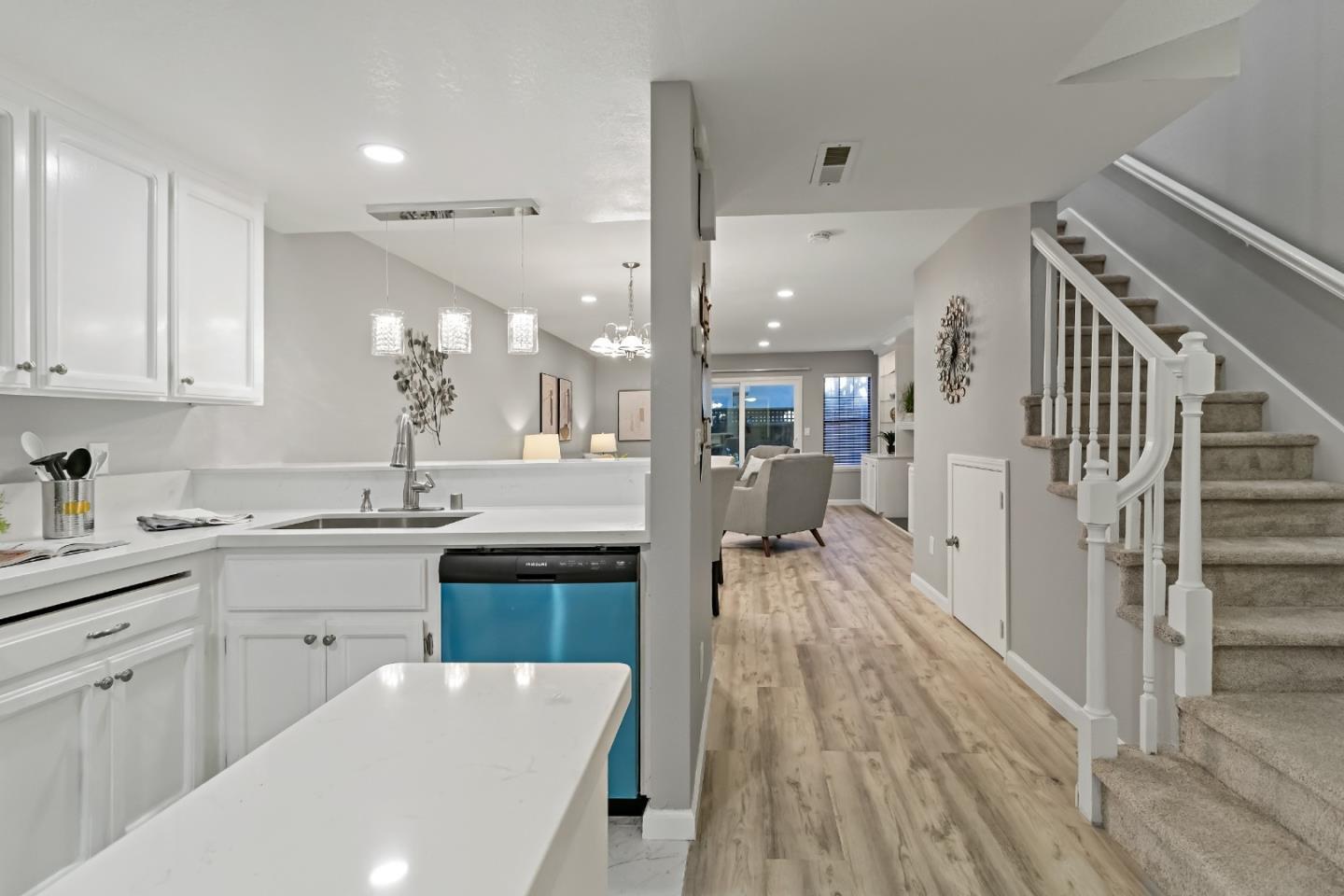 Detail Gallery Image 6 of 37 For 340 W Sunnyoaks Ave, Campbell,  CA 95008 - 2 Beds | 1/2 Baths