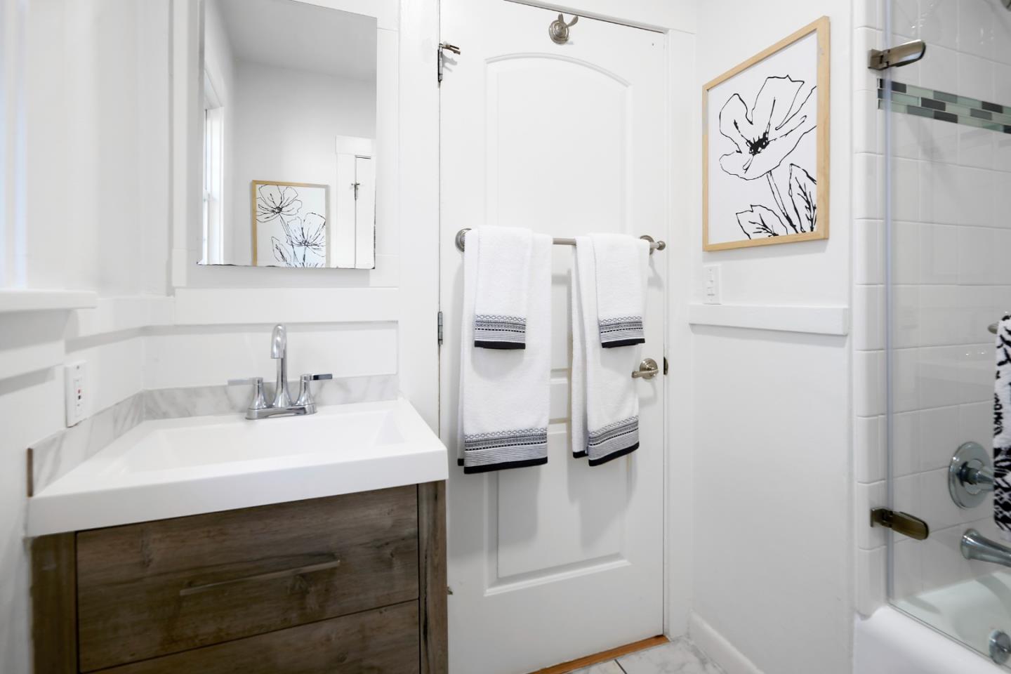 Detail Gallery Image 15 of 25 For 767 Calderon Ave, Mountain View,  CA 94041 - 2 Beds | 1 Baths