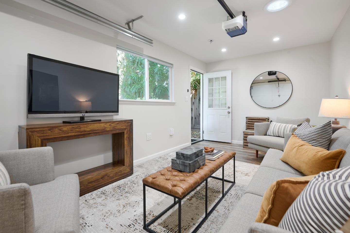 Detail Gallery Image 18 of 25 For 767 Calderon Ave, Mountain View,  CA 94041 - 2 Beds | 1 Baths