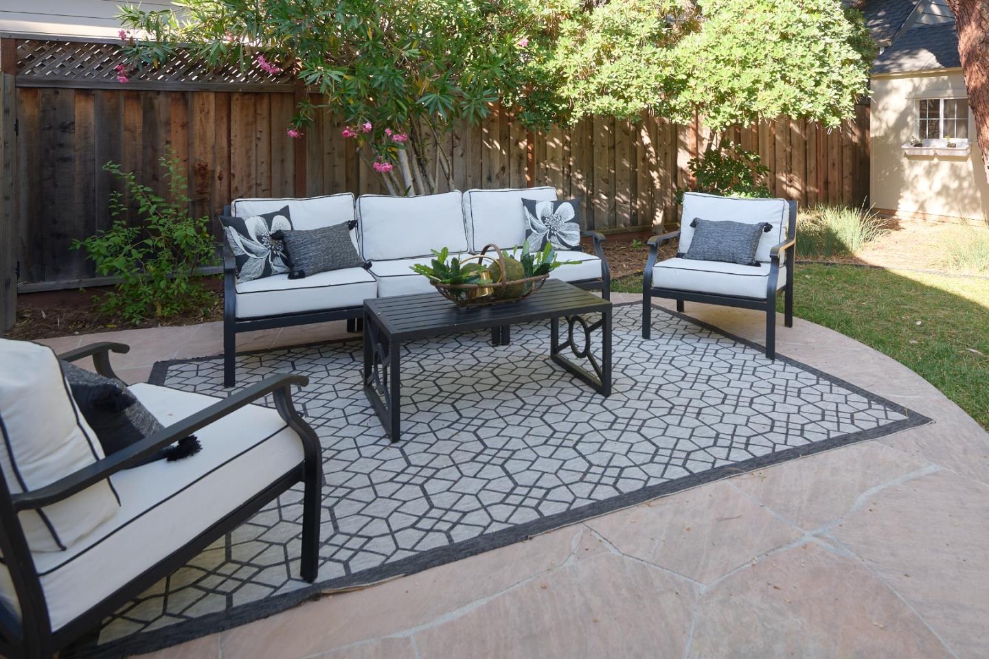 Detail Gallery Image 20 of 25 For 767 Calderon Ave, Mountain View,  CA 94041 - 2 Beds | 1 Baths