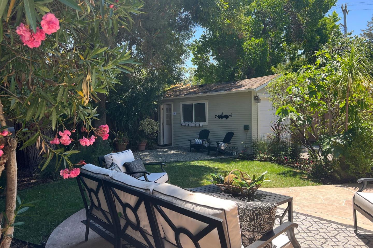 Detail Gallery Image 21 of 25 For 767 Calderon Ave, Mountain View,  CA 94041 - 2 Beds | 1 Baths
