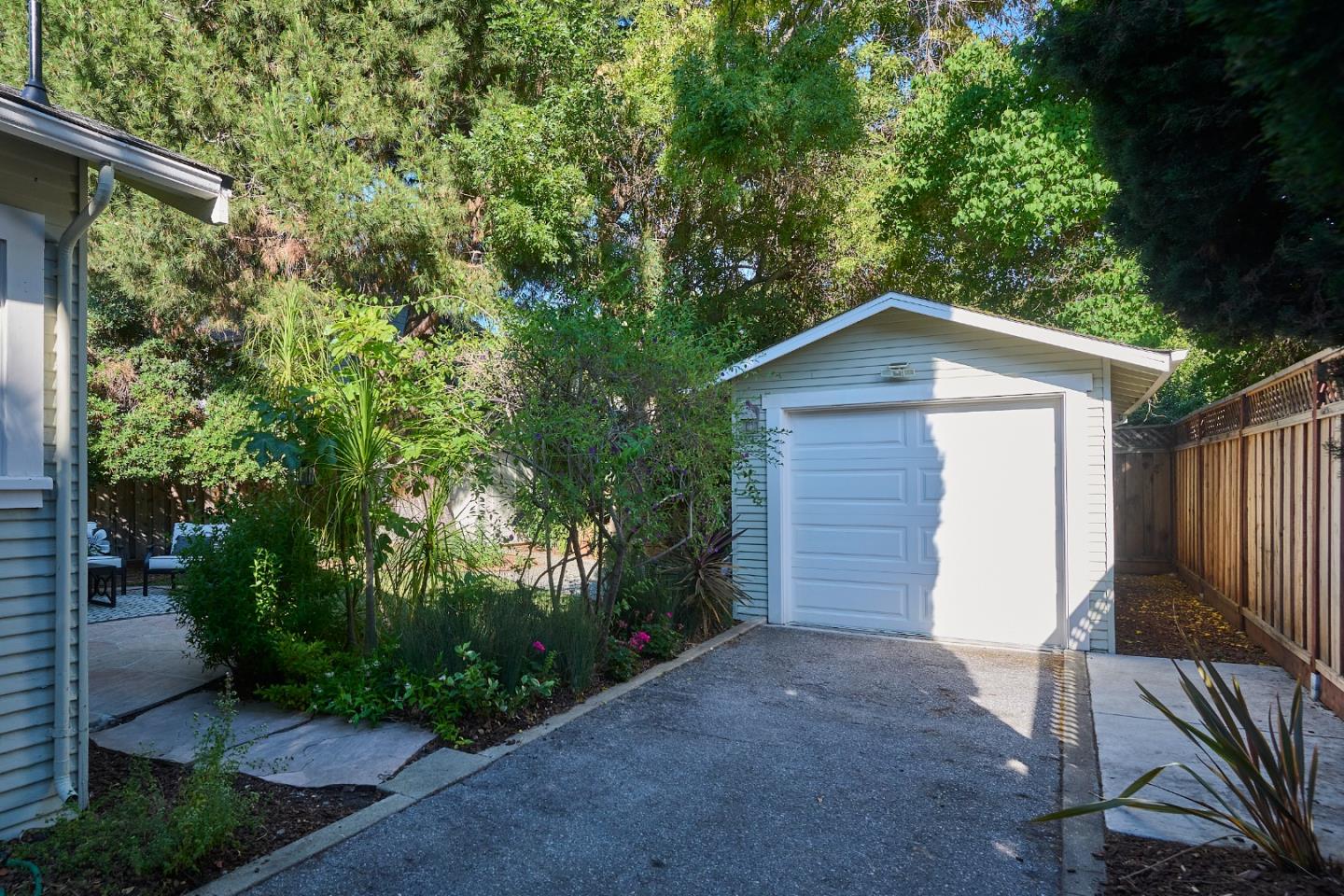 Detail Gallery Image 24 of 25 For 767 Calderon Ave, Mountain View,  CA 94041 - 2 Beds | 1 Baths