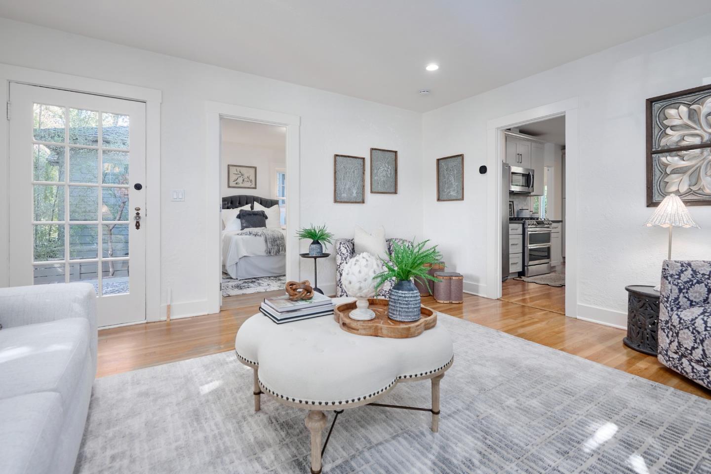 Detail Gallery Image 3 of 25 For 767 Calderon Ave, Mountain View,  CA 94041 - 2 Beds | 1 Baths