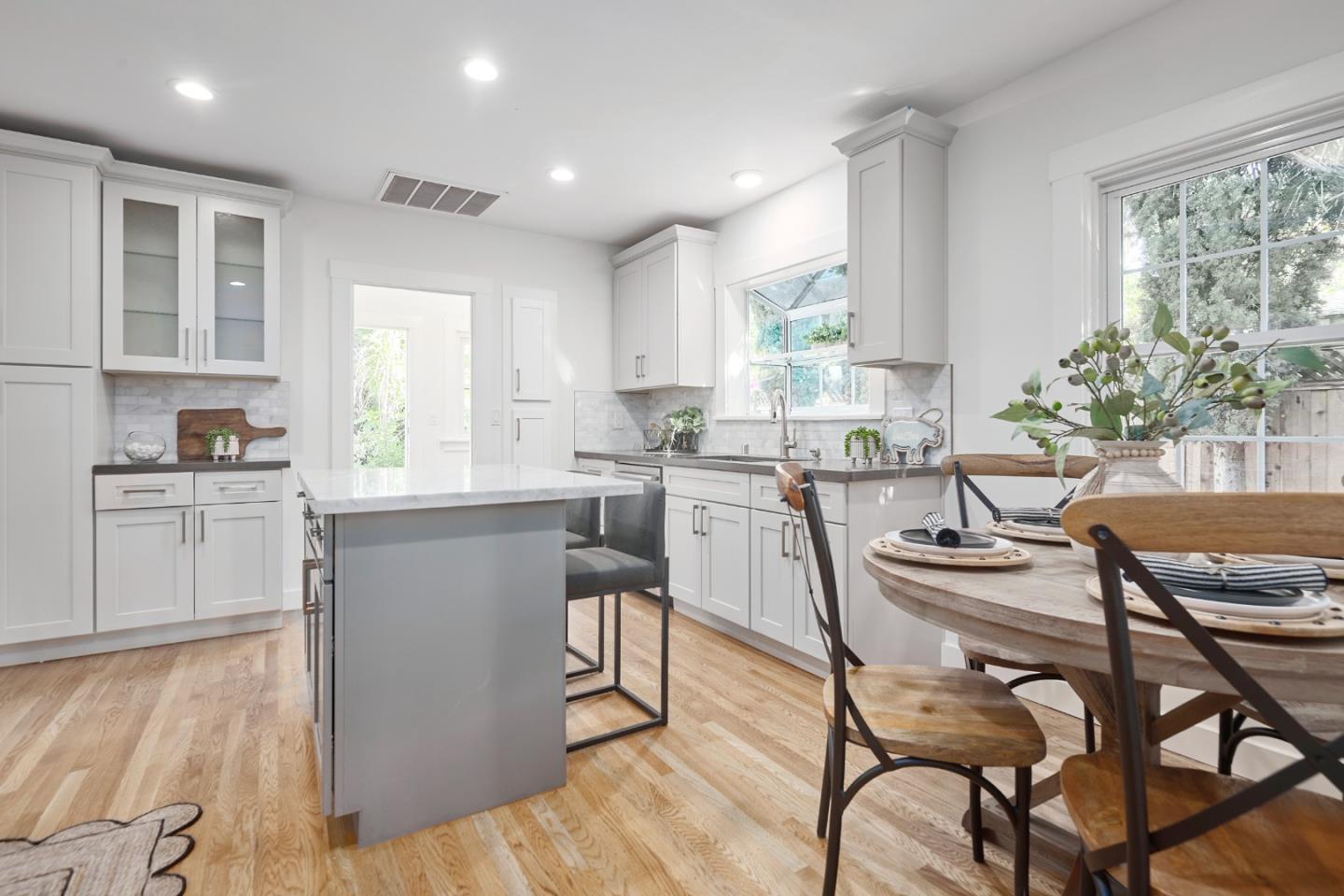 Detail Gallery Image 6 of 25 For 767 Calderon Ave, Mountain View,  CA 94041 - 2 Beds | 1 Baths