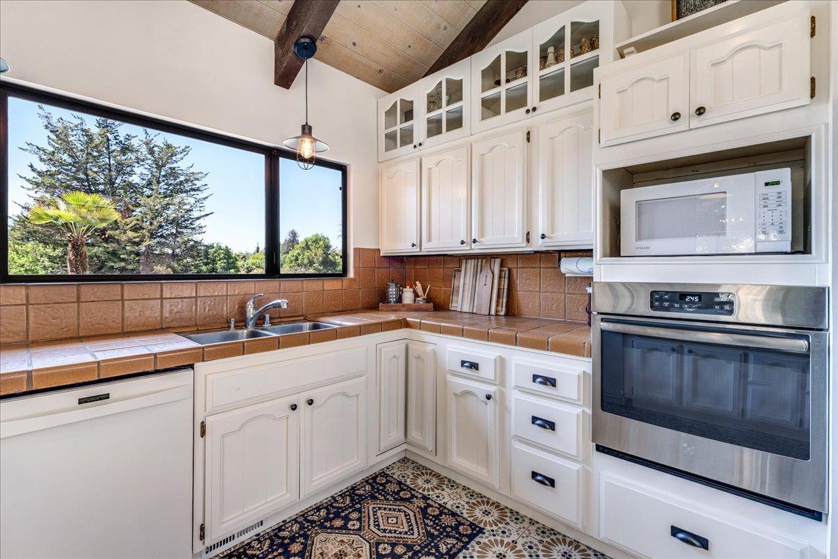 Detail Gallery Image 11 of 40 For 284 Brooktree Ranch Rd, Aptos,  CA 95003 - 5 Beds | 3 Baths