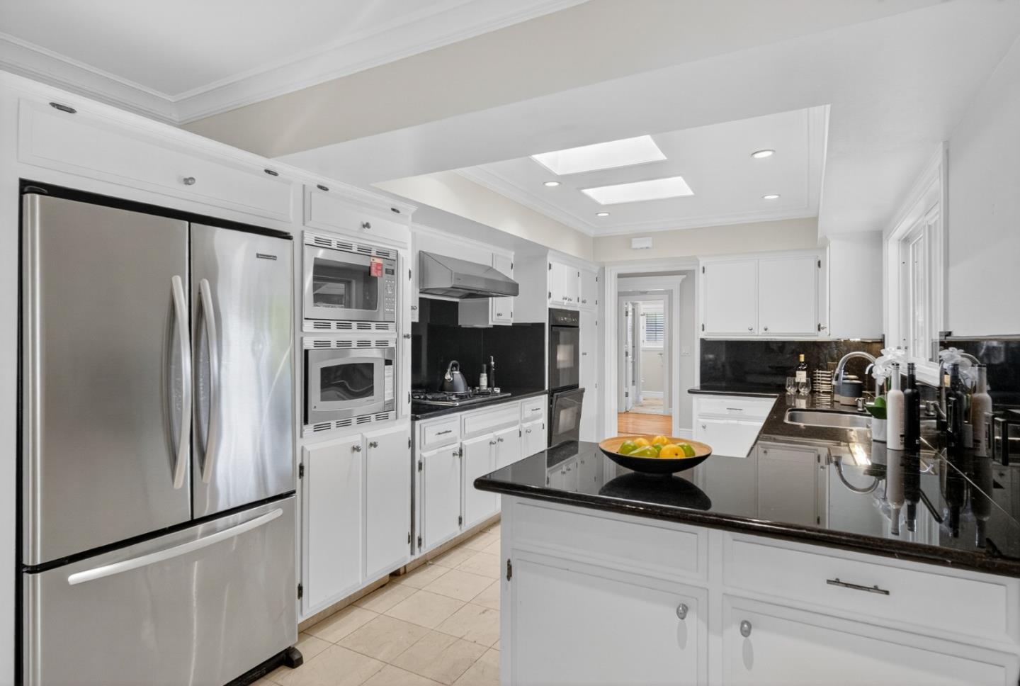 Detail Gallery Image 10 of 52 For 13010 Glen Brae Dr, Saratoga,  CA 95070 - 4 Beds | 3/1 Baths