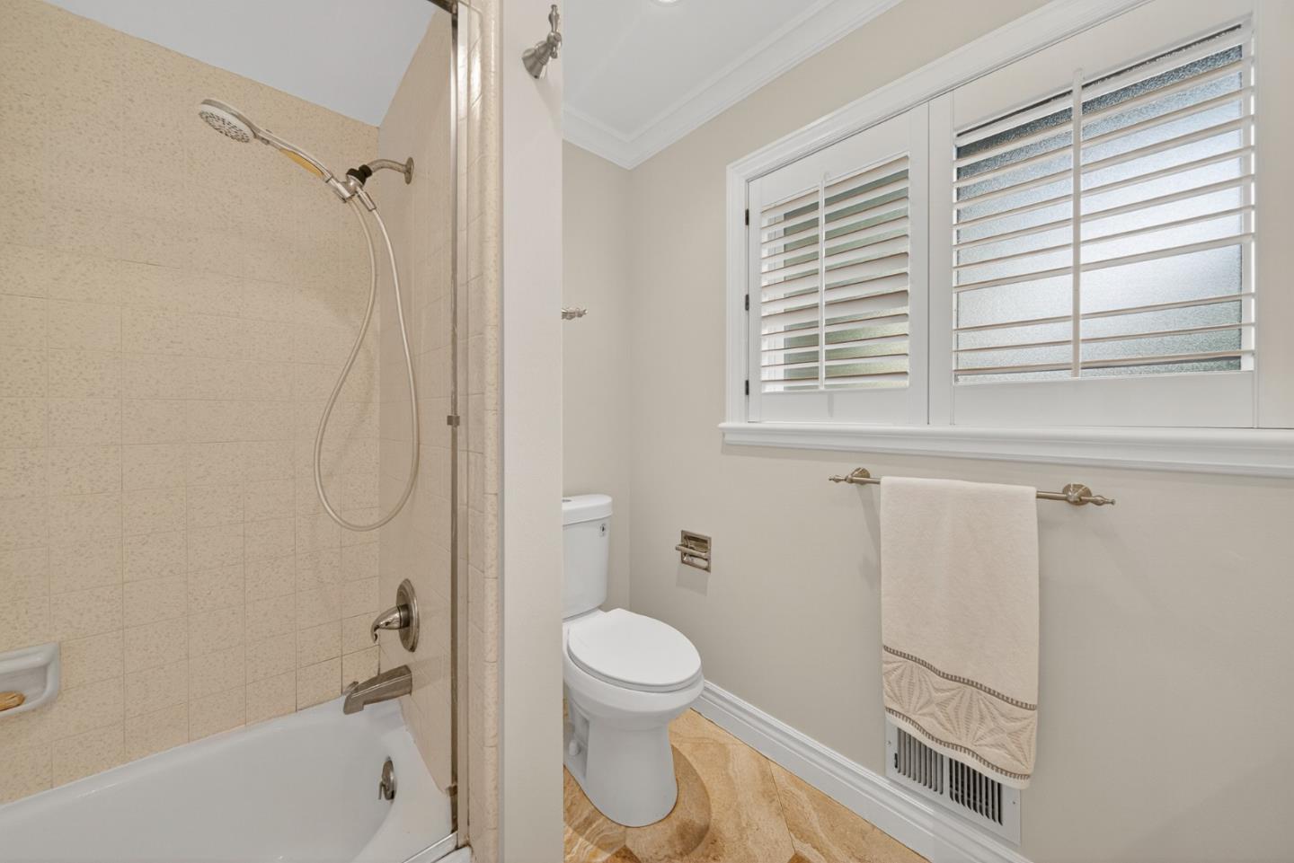 Detail Gallery Image 38 of 52 For 13010 Glen Brae Dr, Saratoga,  CA 95070 - 4 Beds | 3/1 Baths