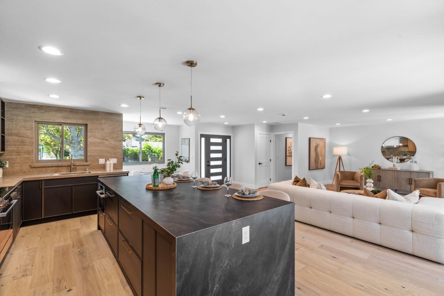 Detail Gallery Image 11 of 29 For 1961 Fordham Way, Mountain View,  CA 94040 - 4 Beds | 2 Baths