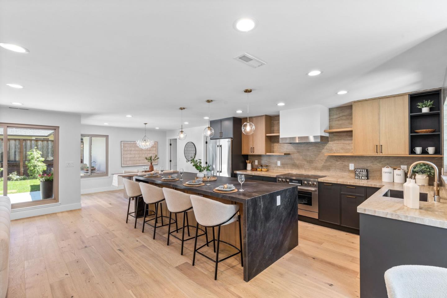 Detail Gallery Image 14 of 29 For 1961 Fordham Way, Mountain View,  CA 94040 - 4 Beds | 2 Baths