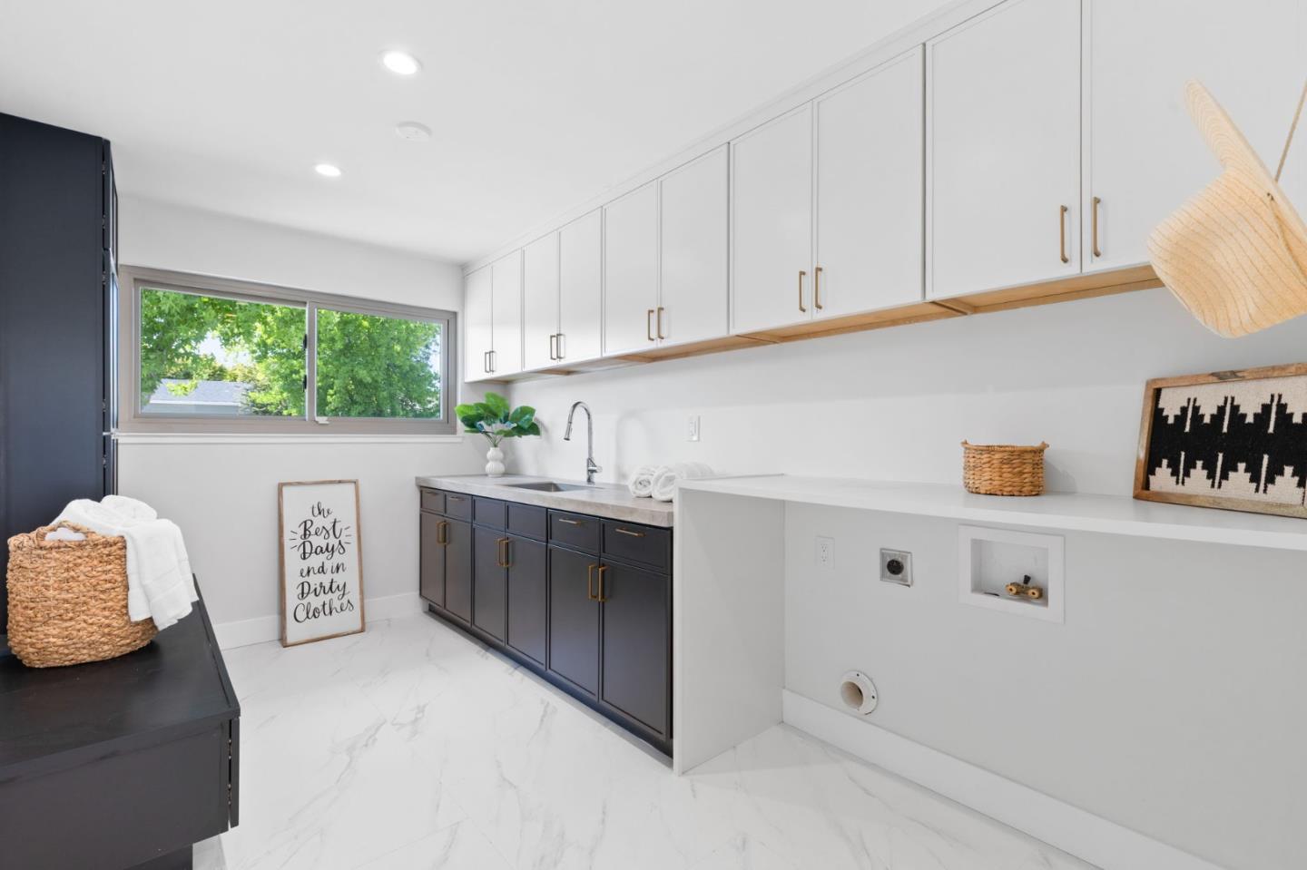 Detail Gallery Image 18 of 29 For 1961 Fordham Way, Mountain View,  CA 94040 - 4 Beds | 2 Baths