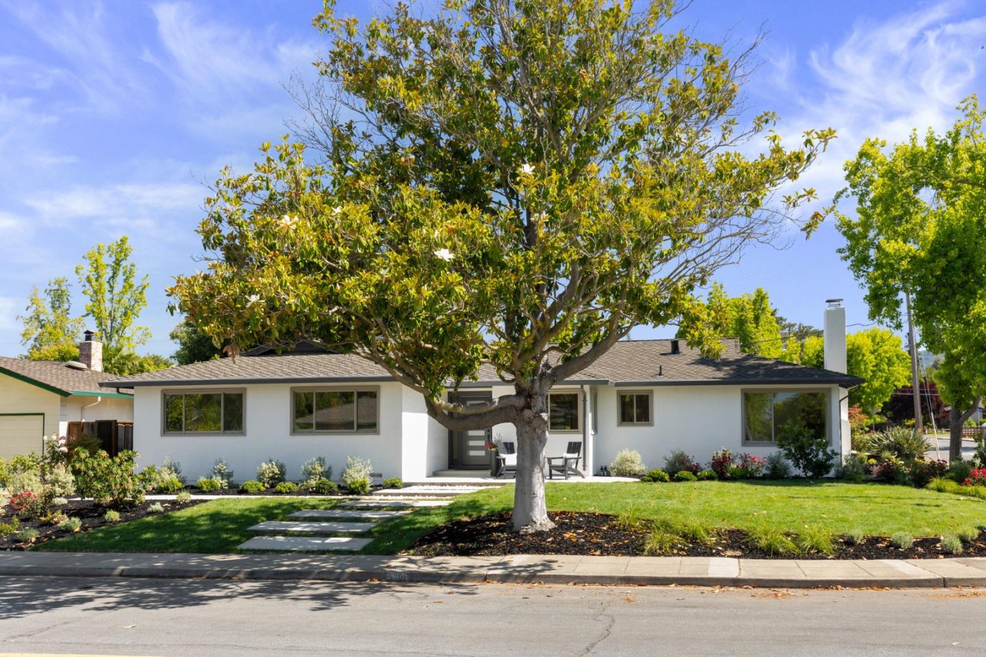 Detail Gallery Image 2 of 29 For 1961 Fordham Way, Mountain View,  CA 94040 - 4 Beds | 2 Baths