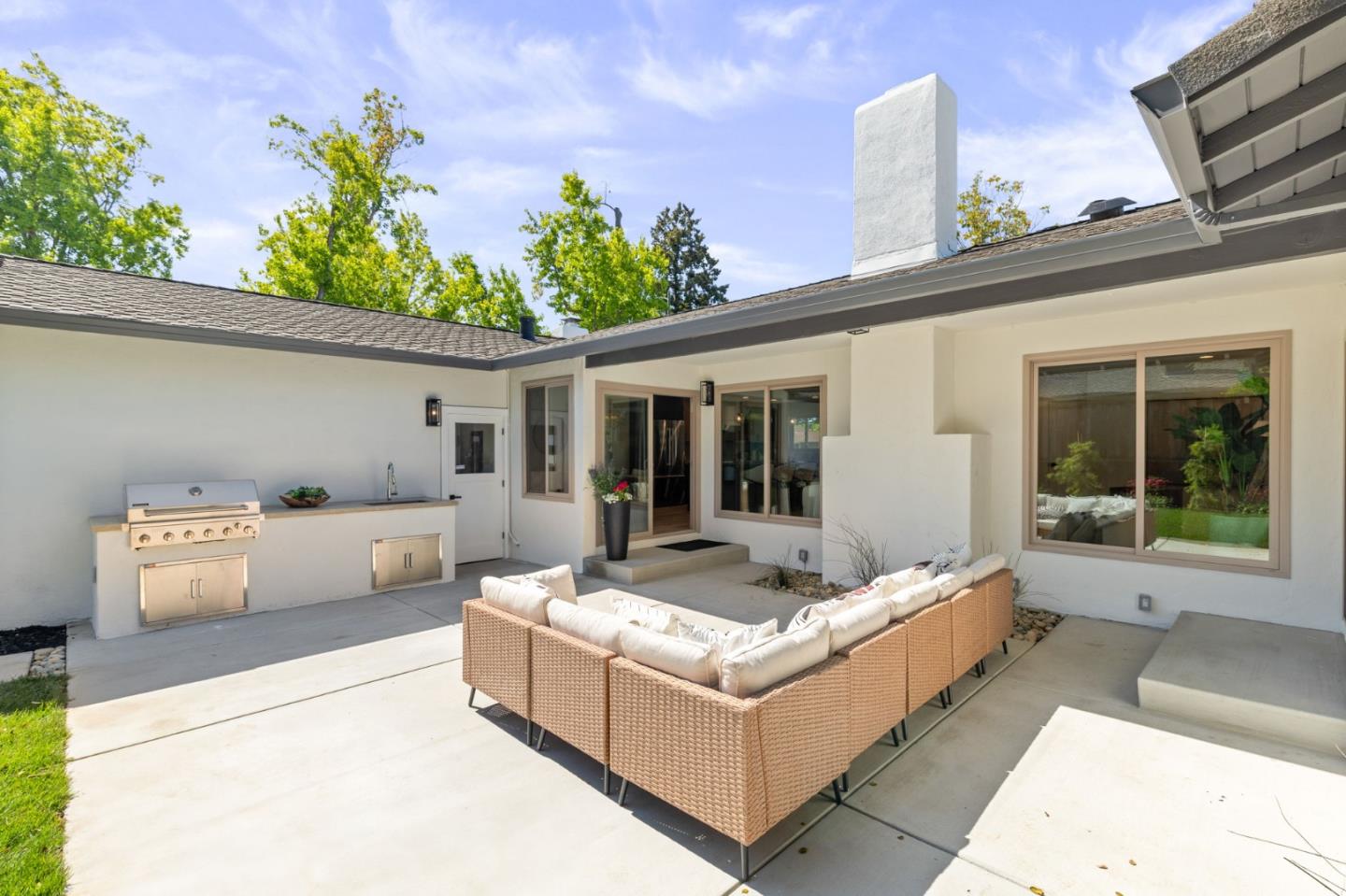 Detail Gallery Image 27 of 29 For 1961 Fordham Way, Mountain View,  CA 94040 - 4 Beds | 2 Baths