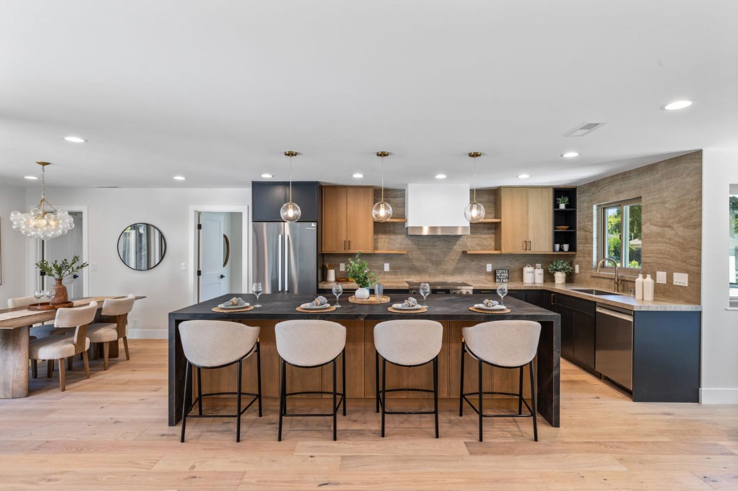 Detail Gallery Image 9 of 29 For 1961 Fordham Way, Mountain View,  CA 94040 - 4 Beds | 2 Baths