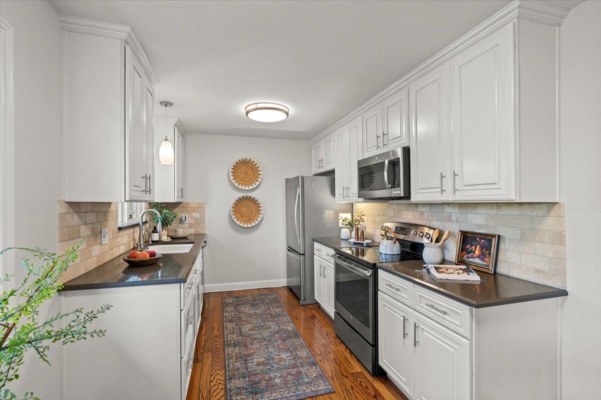 Detail Gallery Image 10 of 31 For 17785 Manzanita Dr, Morgan Hill,  CA 95037 - 3 Beds | 2 Baths
