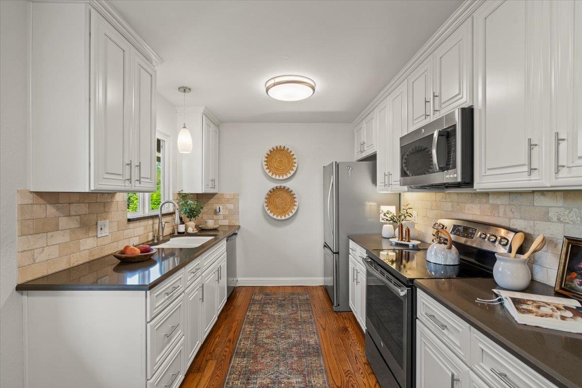 Detail Gallery Image 14 of 31 For 17785 Manzanita Dr, Morgan Hill,  CA 95037 - 3 Beds | 2 Baths