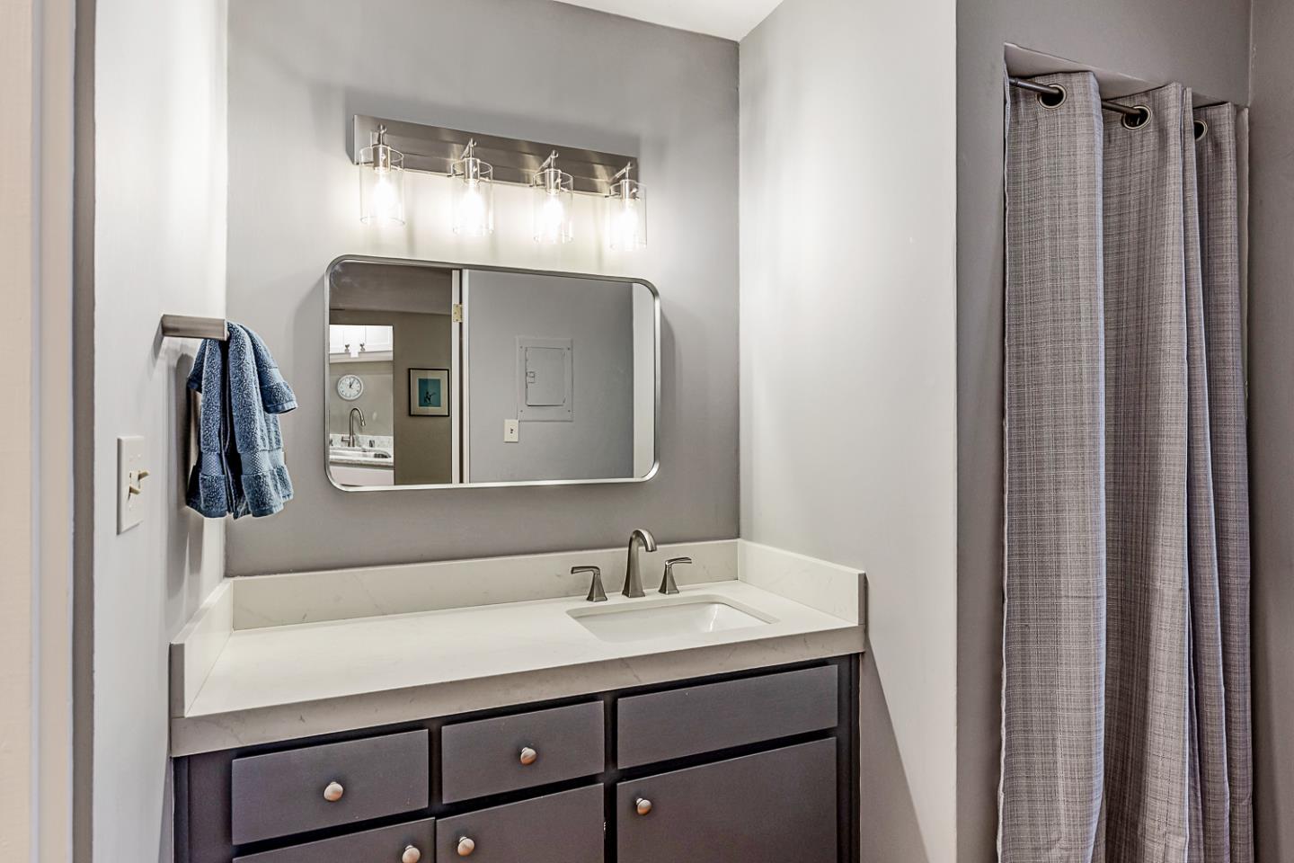 Detail Gallery Image 14 of 19 For 1033 Crestview Dr #308,  Mountain View,  CA 94040 - 1 Beds | 1 Baths