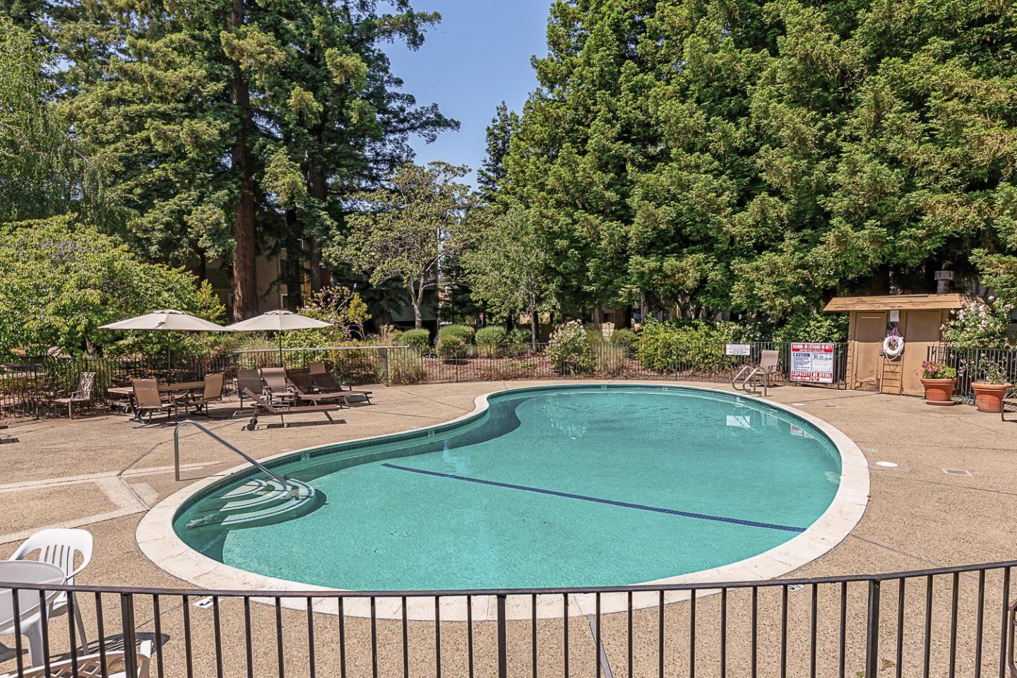 Detail Gallery Image 16 of 19 For 1033 Crestview Dr #308,  Mountain View,  CA 94040 - 1 Beds | 1 Baths