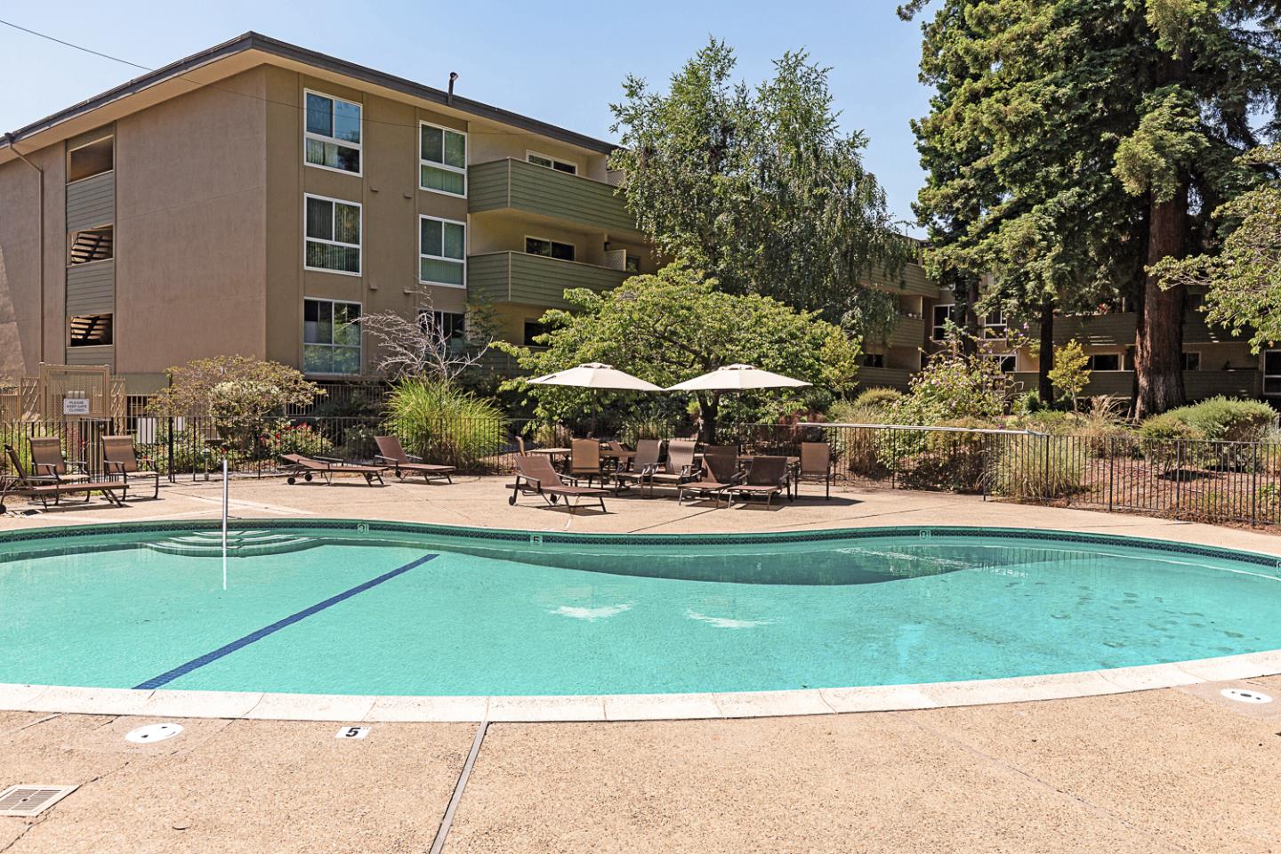 Detail Gallery Image 17 of 19 For 1033 Crestview Dr #308,  Mountain View,  CA 94040 - 1 Beds | 1 Baths