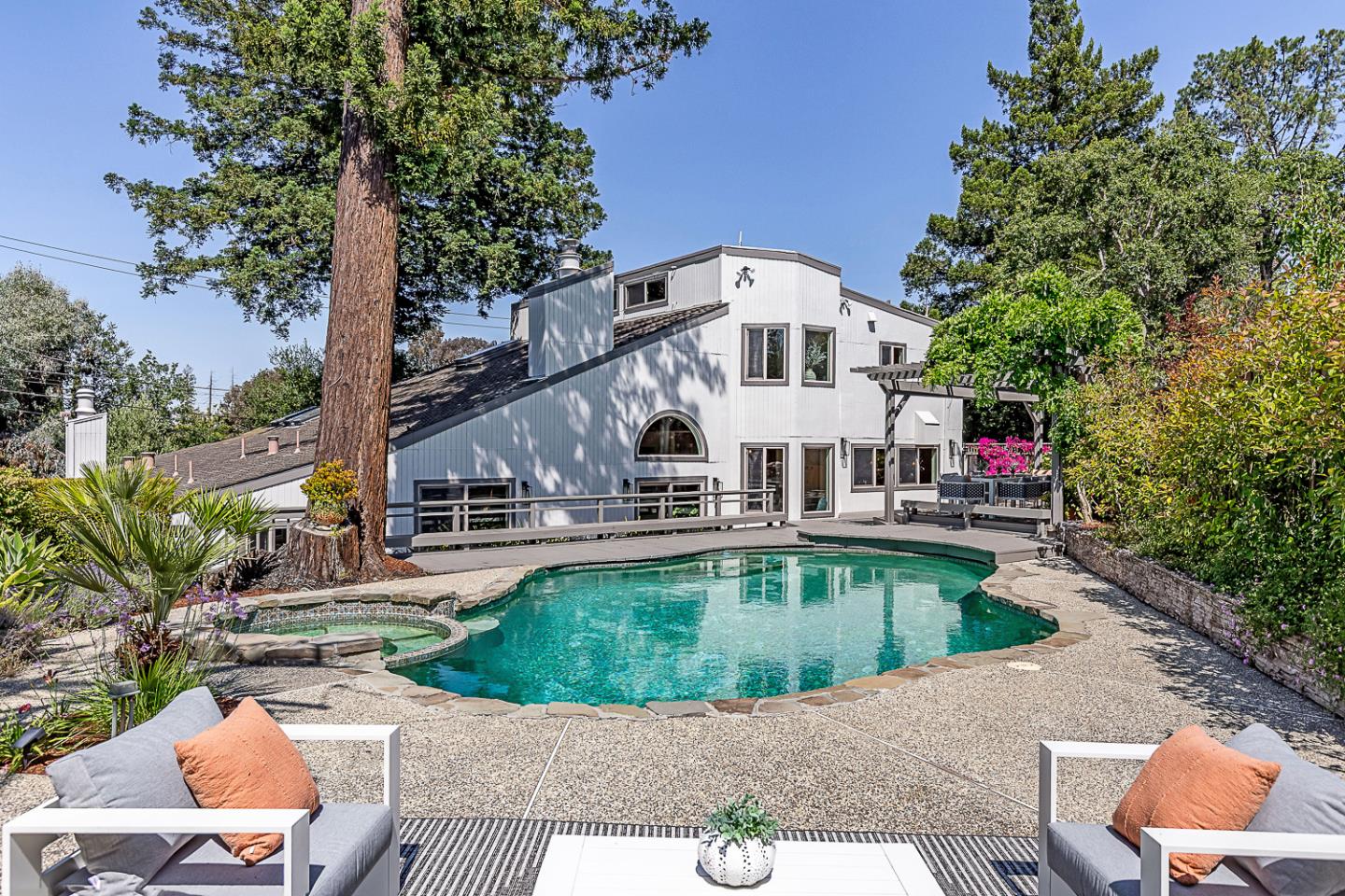 Detail Gallery Image 29 of 37 For 1231 Gronwall Ln, Los Altos,  CA 94024 - 4 Beds | 3 Baths