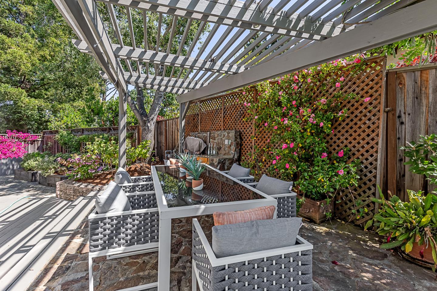 Detail Gallery Image 33 of 37 For 1231 Gronwall Ln, Los Altos,  CA 94024 - 4 Beds | 3 Baths