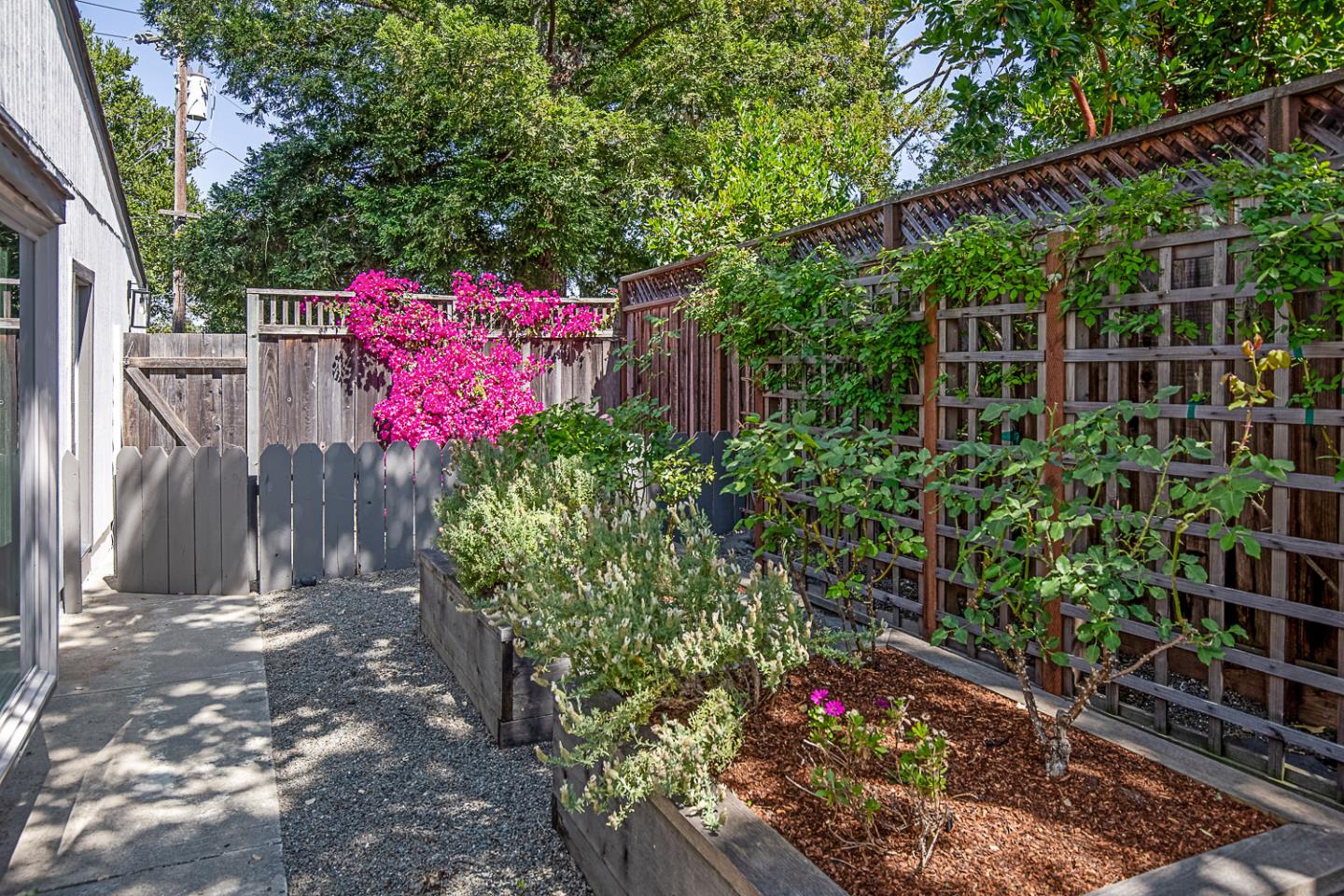 Detail Gallery Image 34 of 37 For 1231 Gronwall Ln, Los Altos,  CA 94024 - 4 Beds | 3 Baths