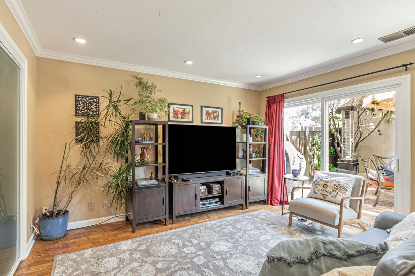 Detail Gallery Image 9 of 47 For 15560 Camino Del Cerro, Los Gatos,  CA 95032 - 3 Beds | 2 Baths