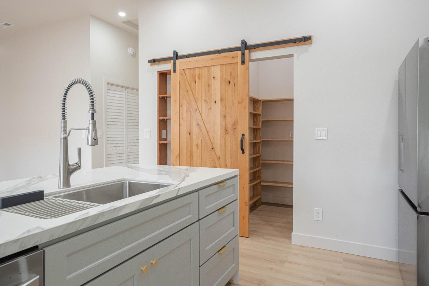 Detail Gallery Image 11 of 23 For 987 Harcourt Ave #D,  Seaside,  CA 93955 - 3 Beds | 1/1 Baths