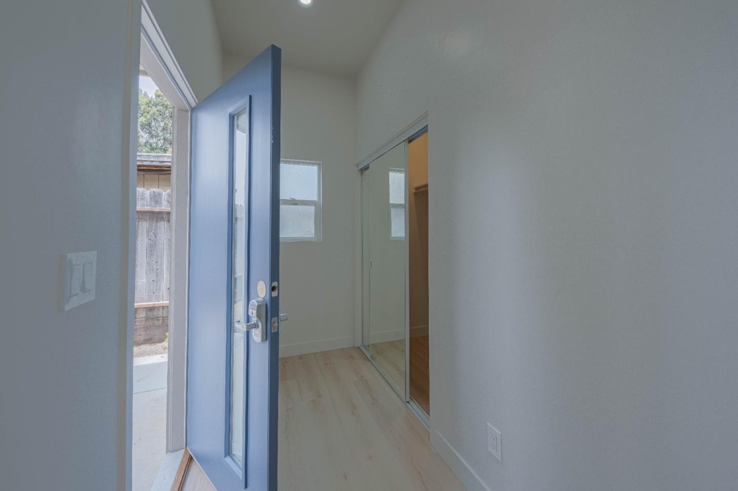 Detail Gallery Image 2 of 23 For 987 Harcourt Ave #D,  Seaside,  CA 93955 - 3 Beds | 1/1 Baths