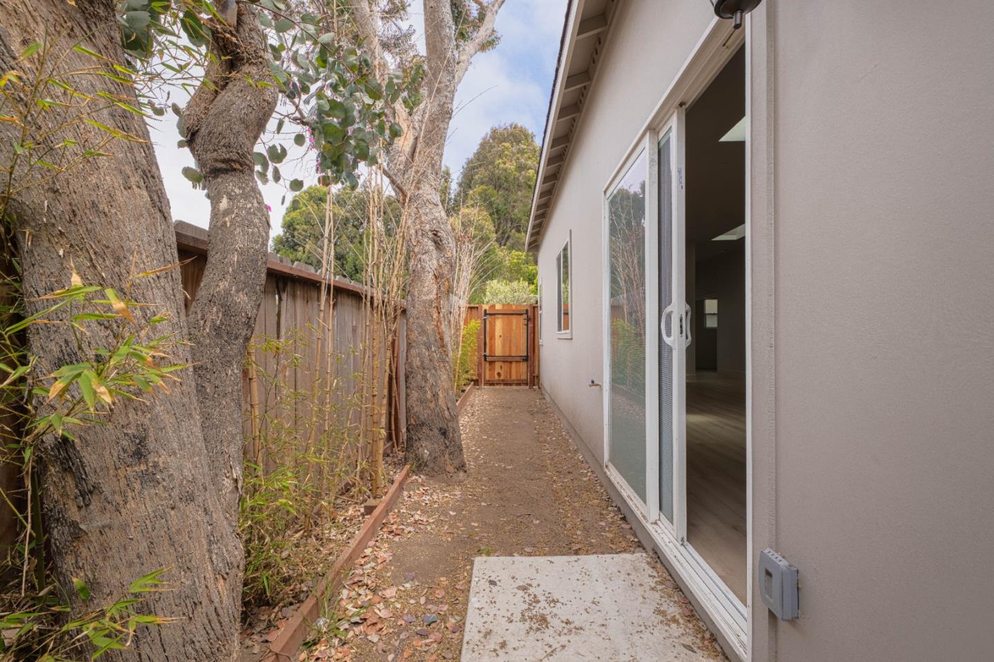 Detail Gallery Image 22 of 23 For 987 Harcourt Ave #D,  Seaside,  CA 93955 - 3 Beds | 1/1 Baths