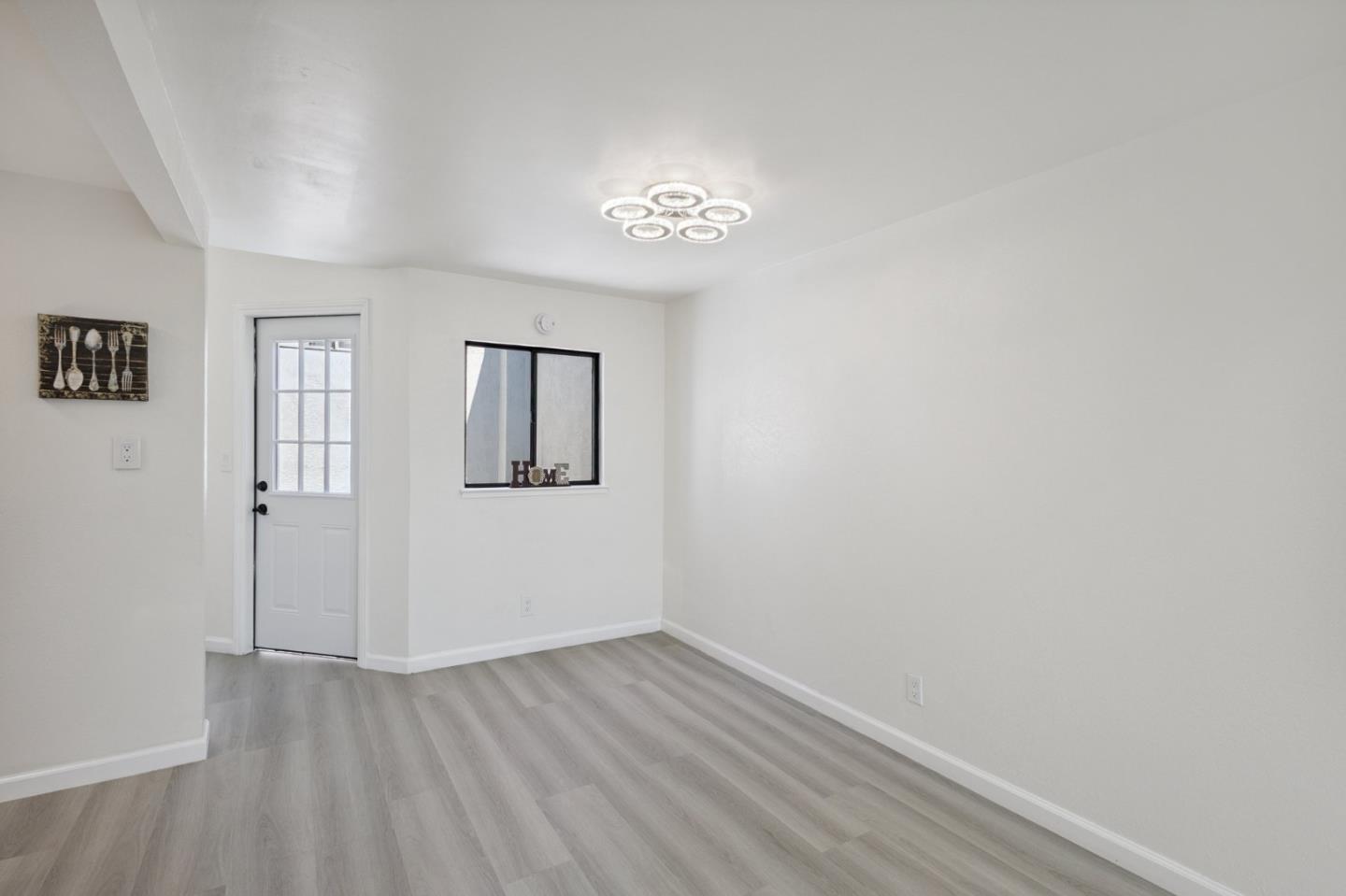 Detail Gallery Image 14 of 27 For 113 White Pine Dr, Vallejo,  CA 94591 - 2 Beds | 1/1 Baths