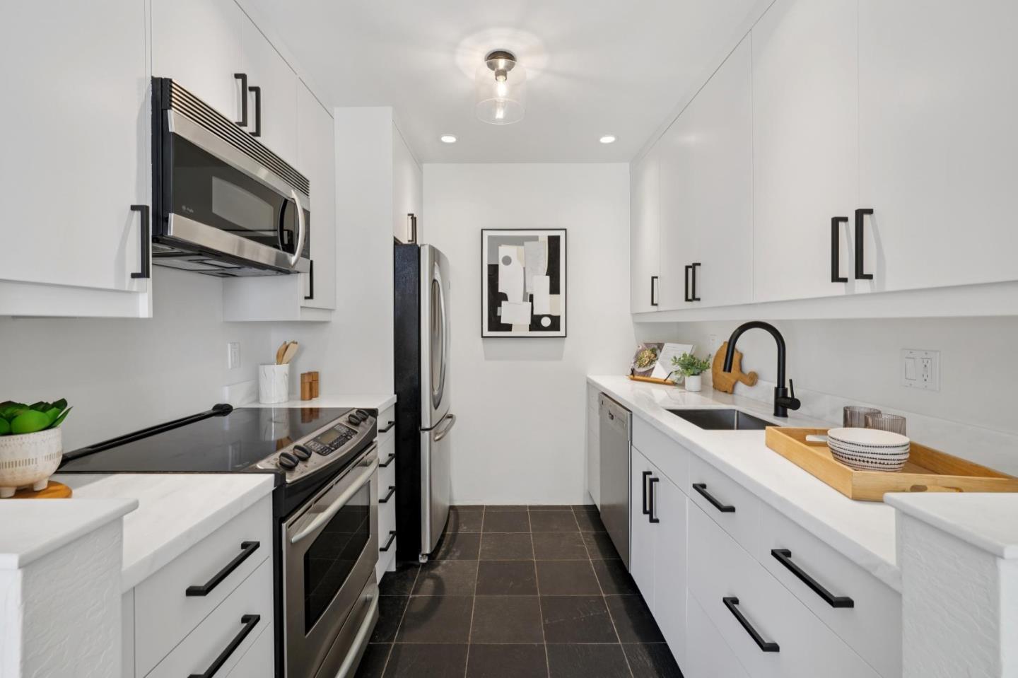 Detail Gallery Image 12 of 39 For 905 W Middlefield Rd #924,  Mountain View,  CA 94043 - 2 Beds | 2 Baths