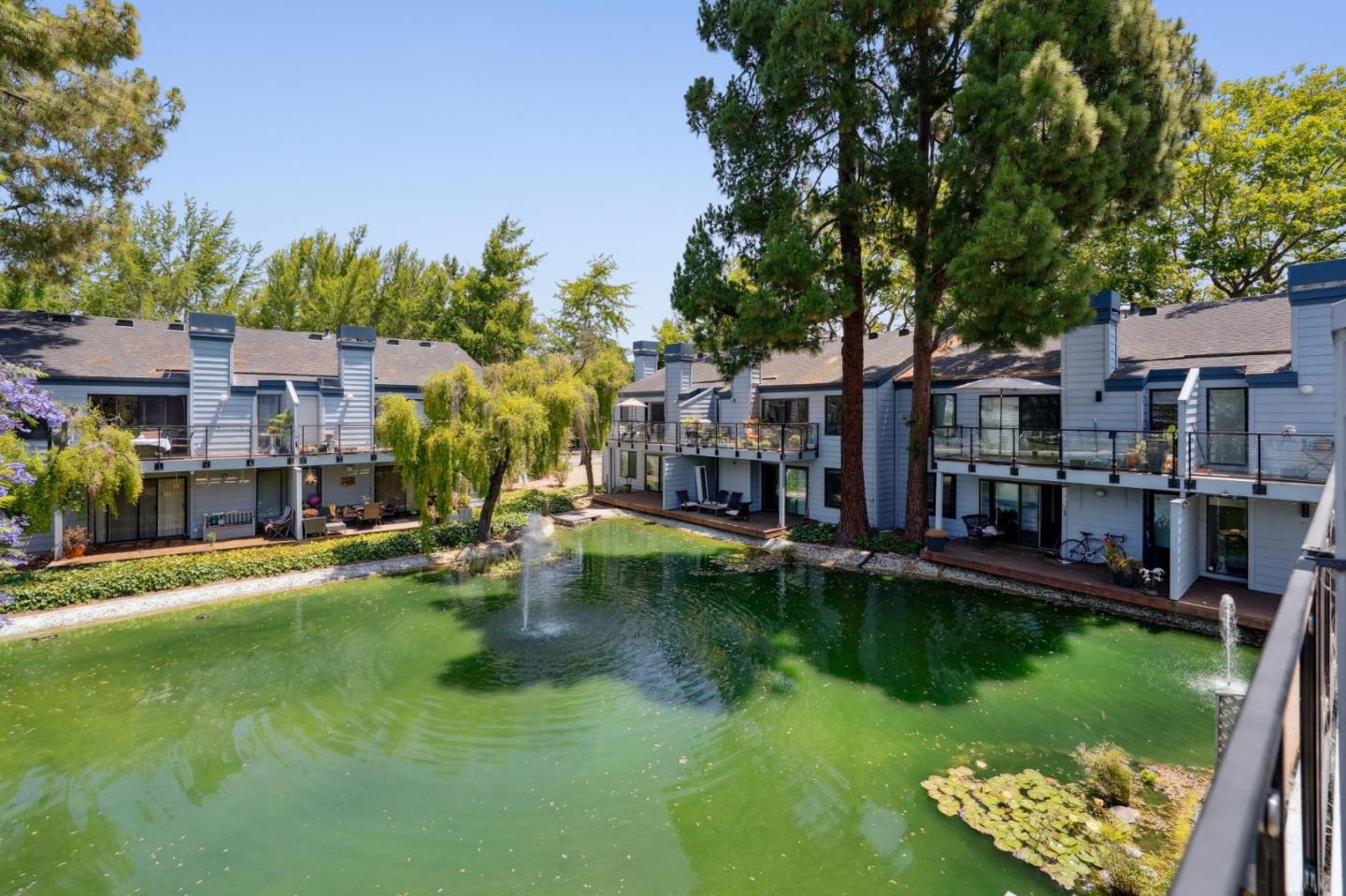Detail Gallery Image 29 of 39 For 905 W Middlefield Rd #924,  Mountain View,  CA 94043 - 2 Beds | 2 Baths