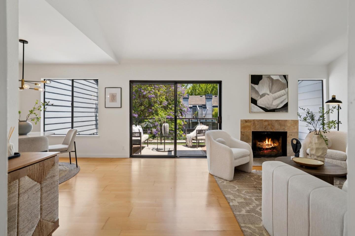 Detail Gallery Image 3 of 39 For 905 W Middlefield Rd #924,  Mountain View,  CA 94043 - 2 Beds | 2 Baths