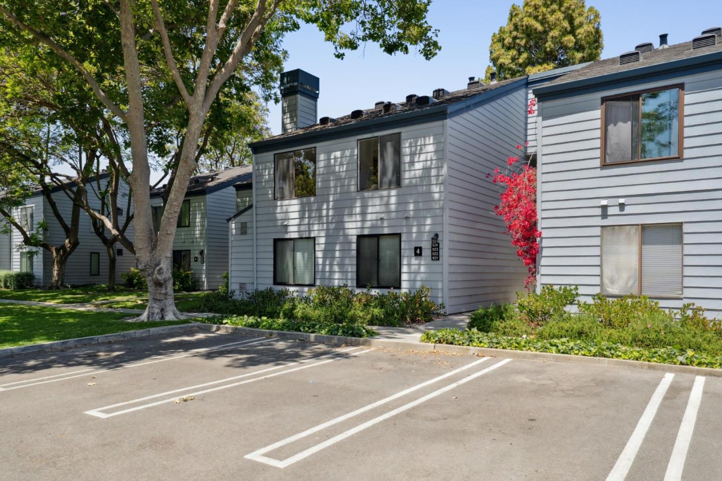 Detail Gallery Image 30 of 39 For 905 W Middlefield Rd #924,  Mountain View,  CA 94043 - 2 Beds | 2 Baths