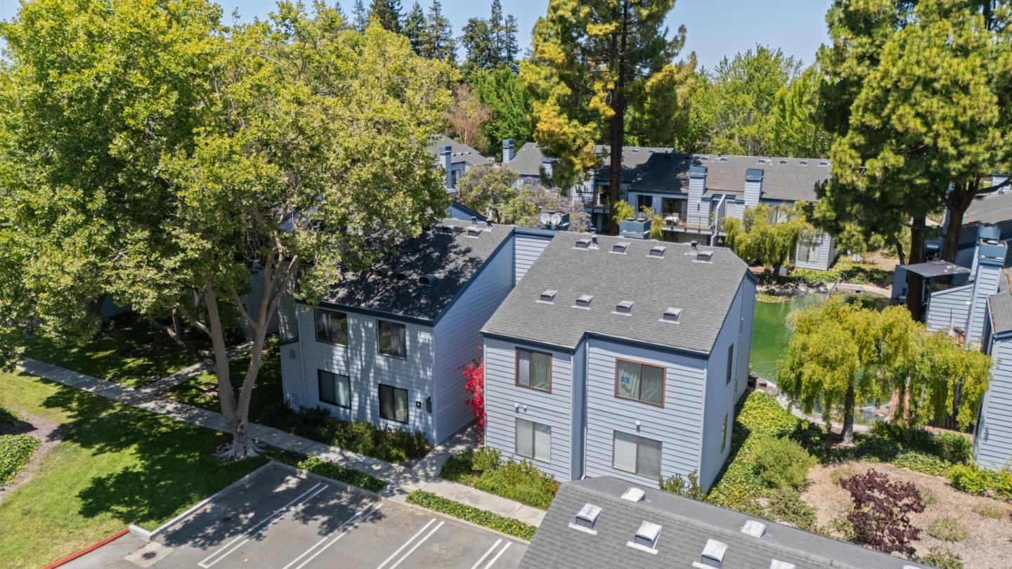Detail Gallery Image 33 of 39 For 905 W Middlefield Rd #924,  Mountain View,  CA 94043 - 2 Beds | 2 Baths