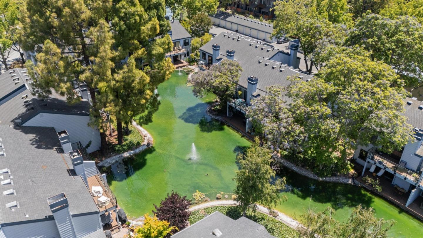 Detail Gallery Image 36 of 39 For 905 W Middlefield Rd #924,  Mountain View,  CA 94043 - 2 Beds | 2 Baths