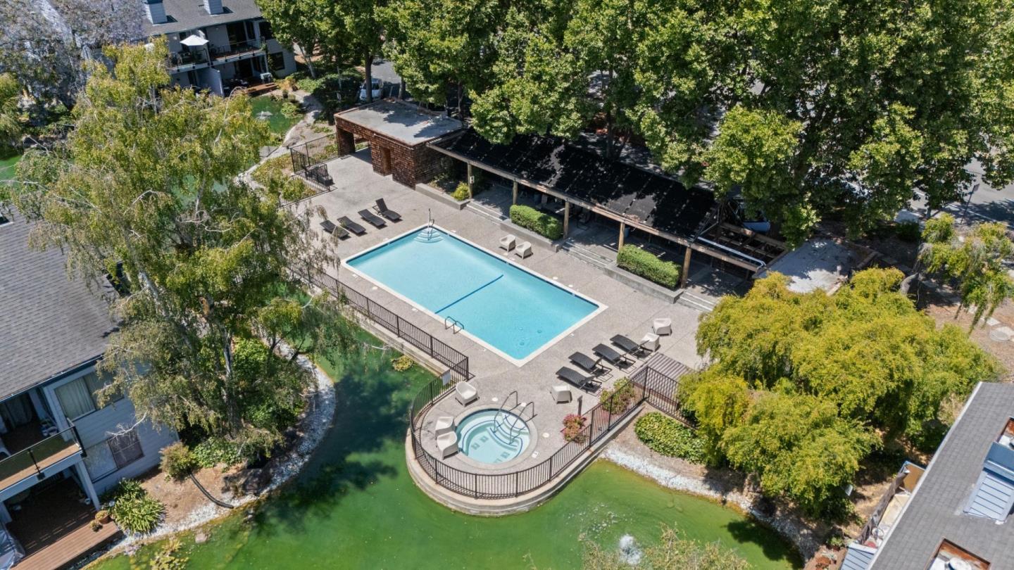 Detail Gallery Image 37 of 39 For 905 W Middlefield Rd #924,  Mountain View,  CA 94043 - 2 Beds | 2 Baths