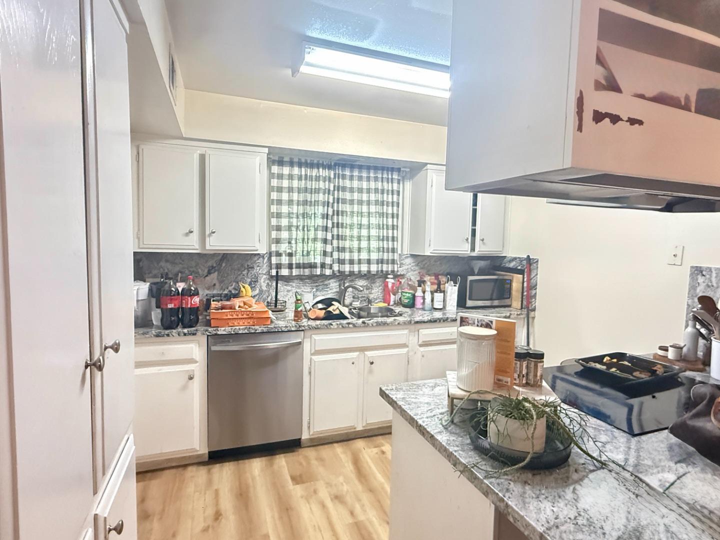 Detail Gallery Image 5 of 9 For 764 El Sombroso Dr, San Jose,  CA 95123 - 4 Beds | 2 Baths