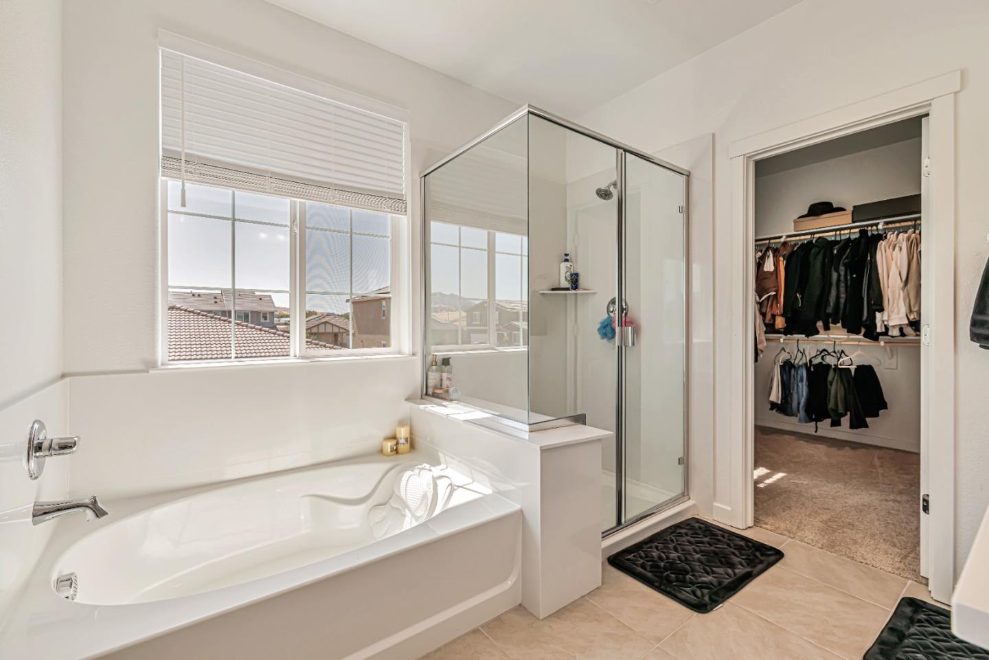 Detail Gallery Image 13 of 21 For 5390 Clauzetto Way, Antioch,  CA 94531 - 4 Beds | 3 Baths