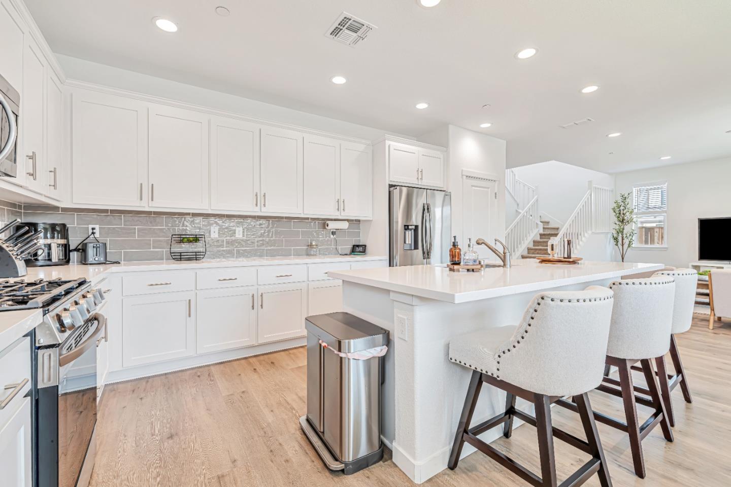 Detail Gallery Image 6 of 21 For 5390 Clauzetto Way, Antioch,  CA 94531 - 4 Beds | 3 Baths