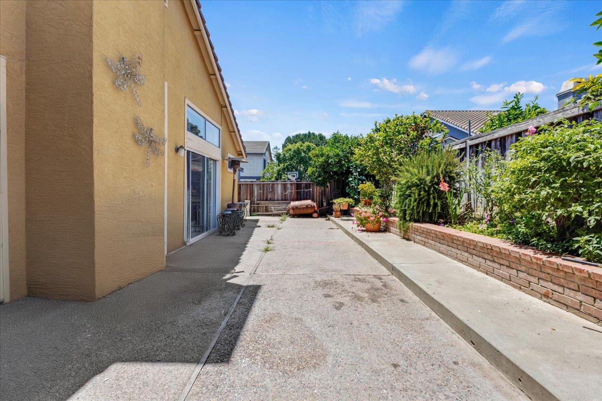 Detail Gallery Image 11 of 12 For 1913 Declaration St, Salinas,  CA 93906 - 3 Beds | 2 Baths