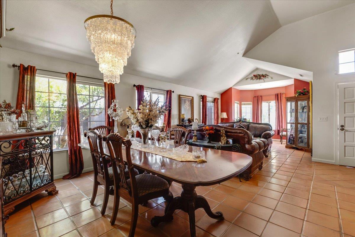 Detail Gallery Image 2 of 12 For 1913 Declaration St, Salinas,  CA 93906 - 3 Beds | 2 Baths