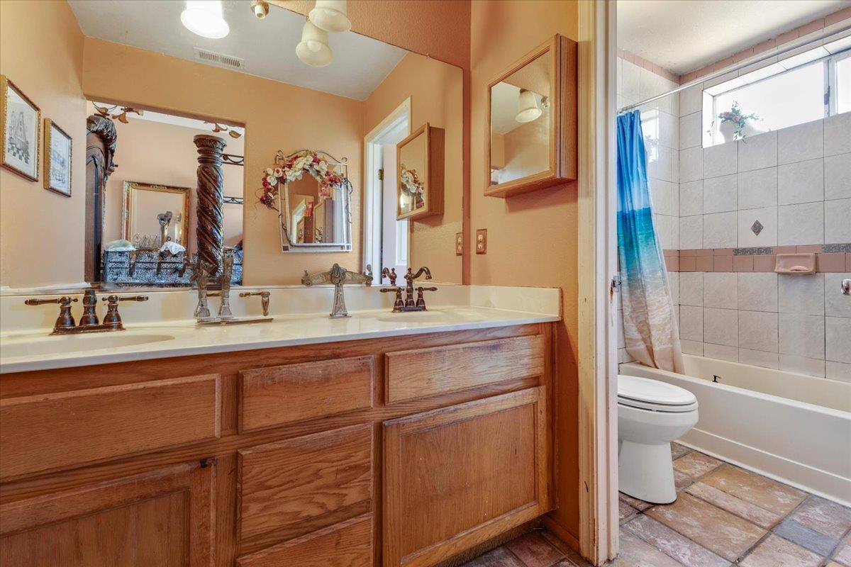 Detail Gallery Image 9 of 12 For 1913 Declaration St, Salinas,  CA 93906 - 3 Beds | 2 Baths