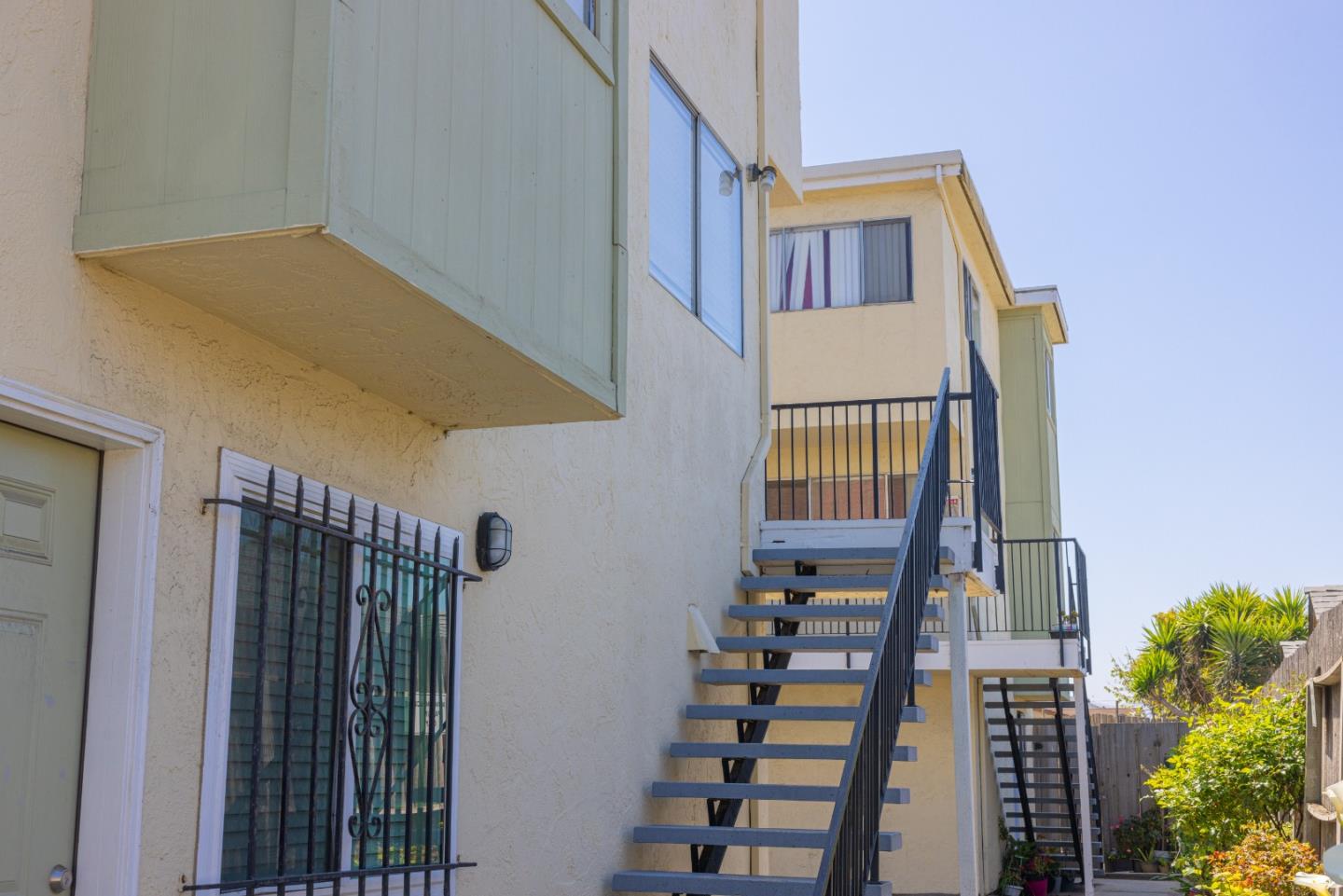 Detail Gallery Image 5 of 22 For 75 N Hebbron Ave, Salinas,  CA 93905 - – Beds | – Baths