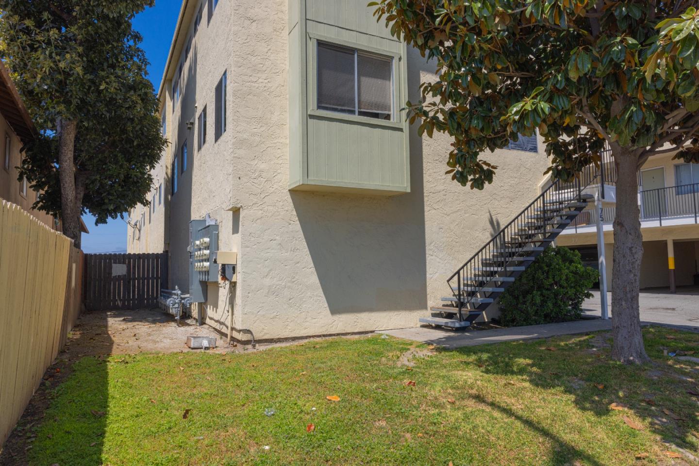 Detail Gallery Image 8 of 22 For 75 N Hebbron Ave, Salinas,  CA 93905 - – Beds | – Baths