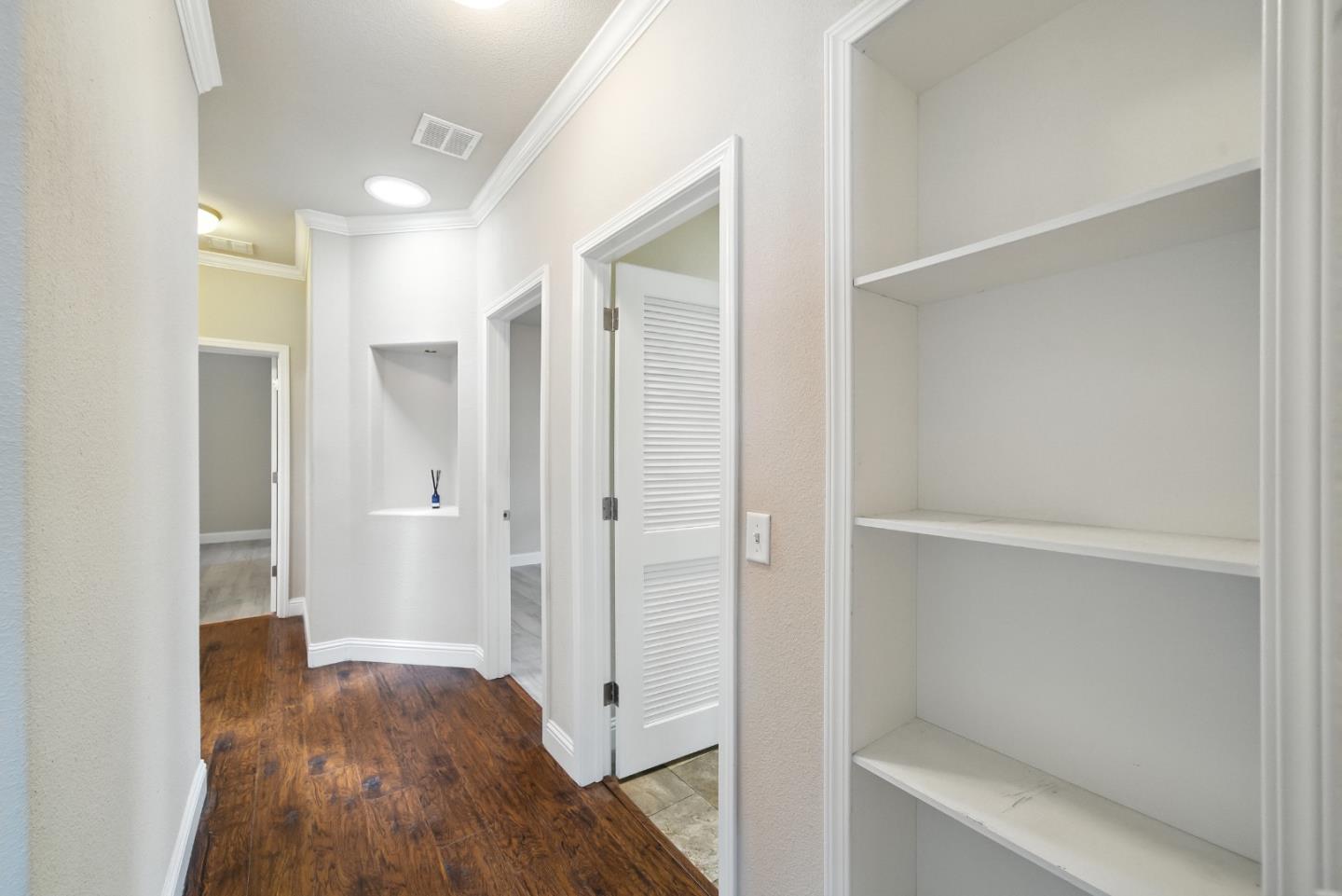 Detail Gallery Image 15 of 39 For 325 Sylvan Ave #106,  Mountain View,  CA 94041 - 3 Beds | 2 Baths