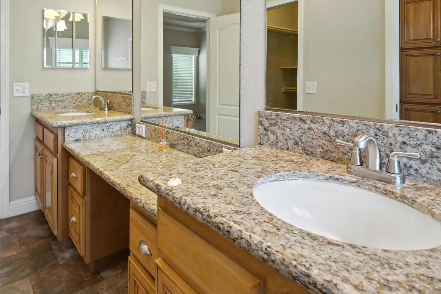 Detail Gallery Image 19 of 39 For 325 Sylvan Ave #106,  Mountain View,  CA 94041 - 3 Beds | 2 Baths