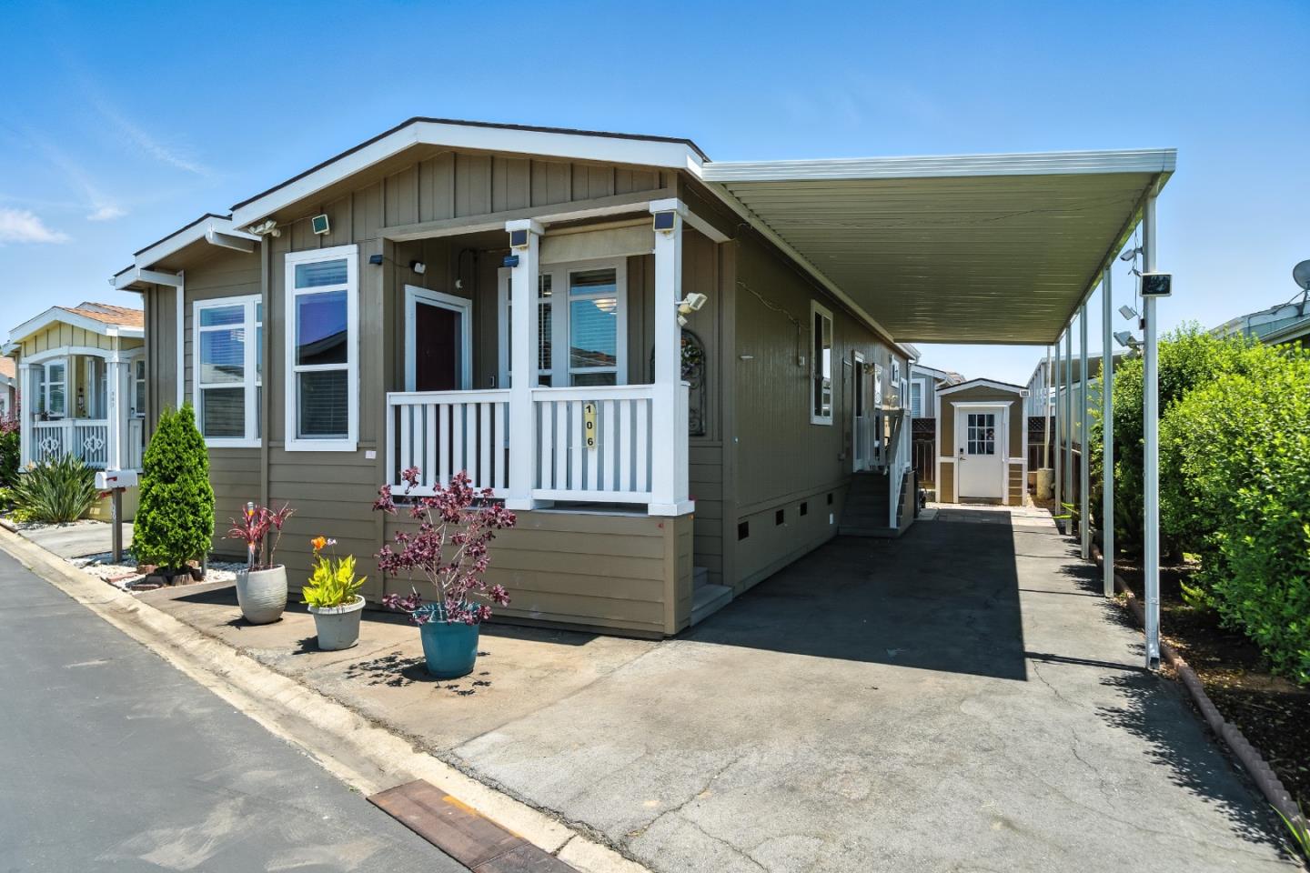 Detail Gallery Image 2 of 39 For 325 Sylvan Ave #106,  Mountain View,  CA 94041 - 3 Beds | 2 Baths