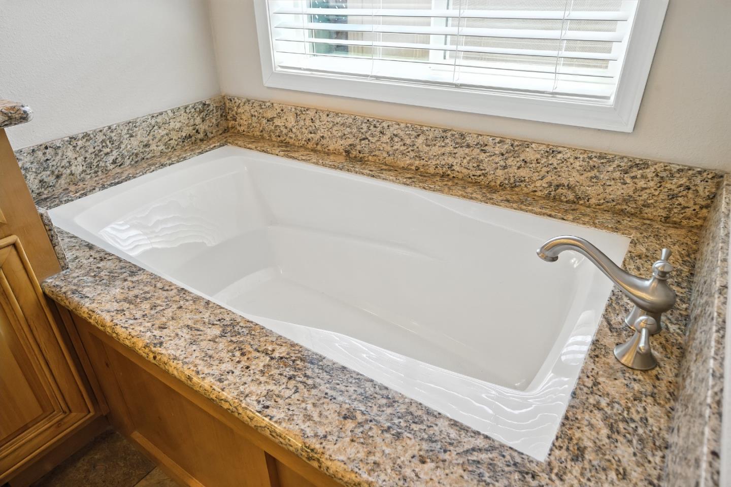 Detail Gallery Image 20 of 39 For 325 Sylvan Ave #106,  Mountain View,  CA 94041 - 3 Beds | 2 Baths