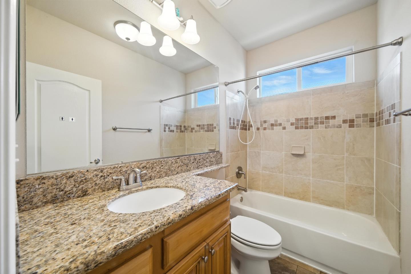Detail Gallery Image 26 of 39 For 325 Sylvan Ave #106,  Mountain View,  CA 94041 - 3 Beds | 2 Baths